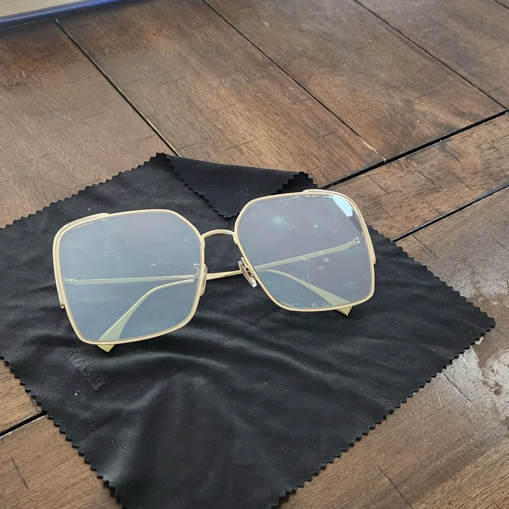 Fendi Gold Square Sunglasses - Picture 7 of 8